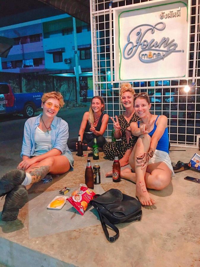 Young Money Hostel Surat Thani Luaran gambar